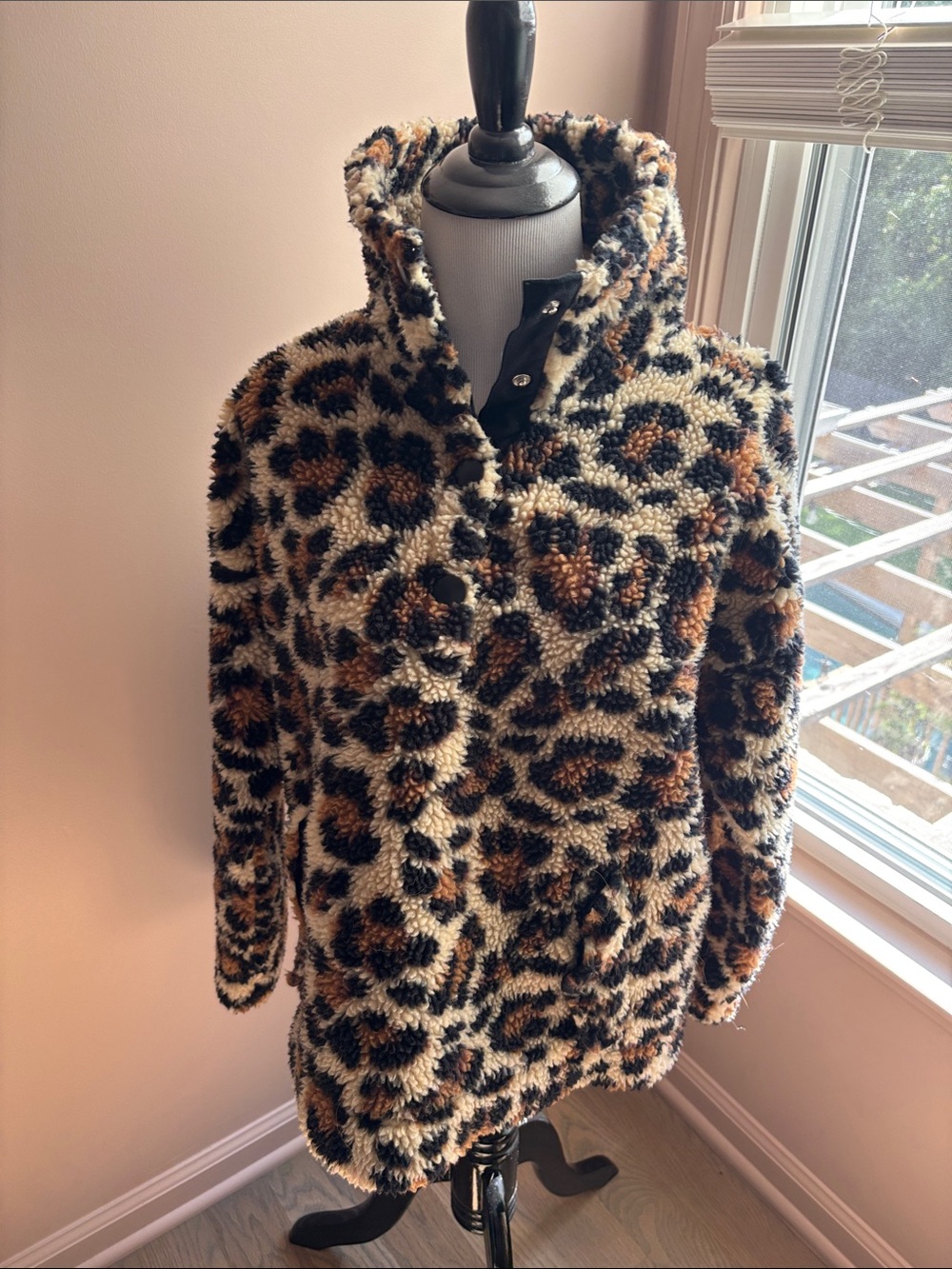 J. CREW “Vintage Fleece” Cheetah Faux Fur Fleece Quarter Snap Size Small